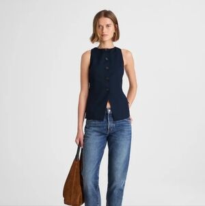 Madewell Crewneck Cutaway Vest in Drapey Twill In Midnight